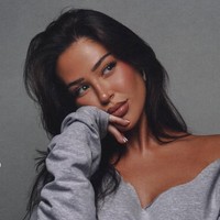 Sebelum pacaran dengan Jude Bellingham, Ashlyn pernah kepergok mesra dengan aktor Michael B. Jordan. Dari foto yang beredar, dia terlihat dipangku sang aktor di sebuah acara pesta di Los Angeles. Dia juga pernah dikabarkan dekat dengan pemain basket NBA, Terance Mann. Foto: Dok. Instagram Ashlyn Castro
