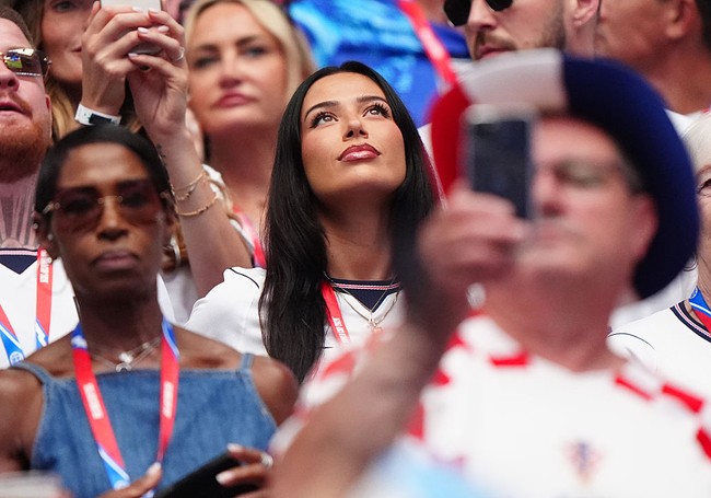 Popularitas Ashley meroket tajam sejak berpacaran dengan sang bintang Real Madrid. Kini dia pun menjadi salah satu WAGs (Wives and Girlfriends) yang paling mencuri perhatian dan banyak diperbincangkan selama Piala Dunia 2026. Foto: PA Images via Getty Images/Bradley Collyer - PA Images