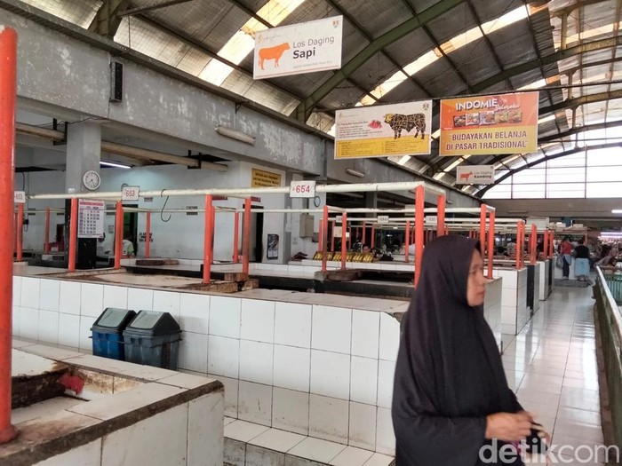 Penampakan los daging di Pasar Rejowinangun Kota Magelang, Kamis (18/6/2026).