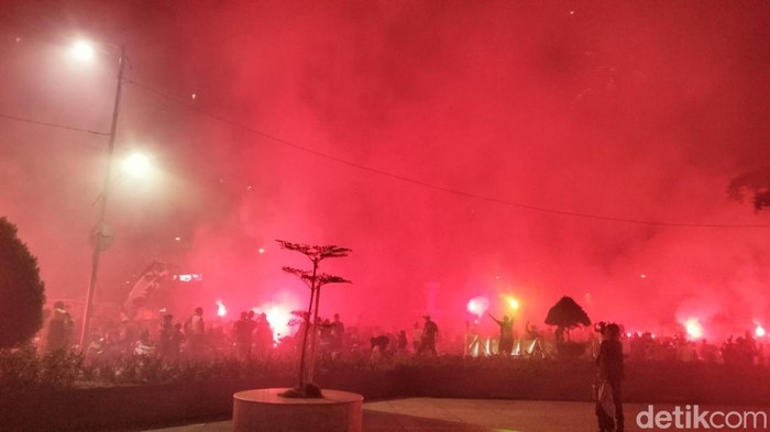 Euforia Suporter Sambut HUT Persebaya ke 99