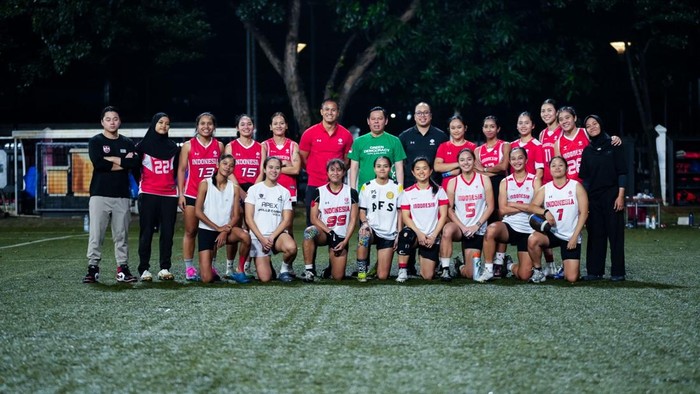 Ketua Dewan Perwakilan Daerah (DPD) RI, Sultan Najamudin, menunjukkan dukungan nyata terhadap perkembangan olahraga prestasi di Indonesia dengan meninjau langsung sesi latihan Tim Nasional (Timnas) Flag Football Indonesia di Lapangan Rugby Gelora Bun