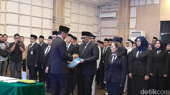 Foto: Pelantikan pejabat manajerial di lingkungan Pemkot Medan. (Rechtin Hani Ritonga/detikSumut)