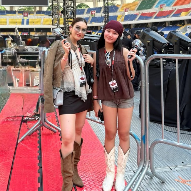 Gaya Stylish Artis Indonesia Nonton BTS di Busan, Audi Marissa Berbatik