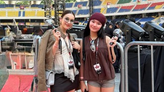 Gaya Stylish Artis Indonesia Nonton BTS di Busan, Audi Marissa Berbatik
