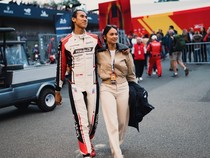 Sweet! Hana Malasan Setia Temani Sean Gelael Balapan di Le Mans