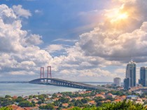 Cuaca Surabaya Hari Ini Berawan tapi Suhu 32 Derajat Celsius