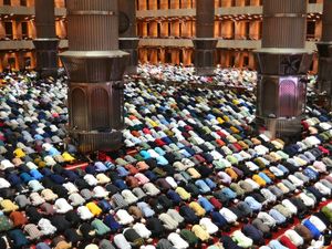 Jadwal Sholat di Cirebon Hari Ini, Kamis 27 Agustus 2026