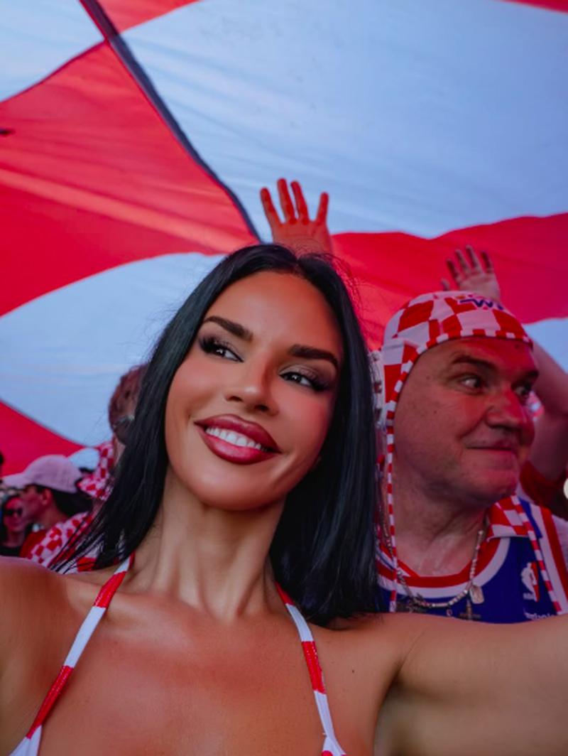 Gaya Seksi Miss Kroasia yang Kembali Bikin Heboh di Piala Dunia 2026