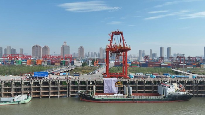Jalur Pelayaran Wuhan–RI Perkuat Konektivitas Tiongkok Tengah & Indonesia