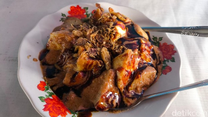 Kupat Tahu Cilimus Mang Agus.