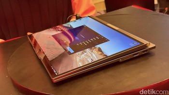 Tidak hanya itu, laptop ThinkBook ini juga dapat dikendalikan menggunakan suara. Cukup sebut nama laptop lalu diikuti dengan laptop mode atau tablet mode untuk mengubah modenya sesuai keinginan. Foto: Virgina Maulita Putri/detikINET