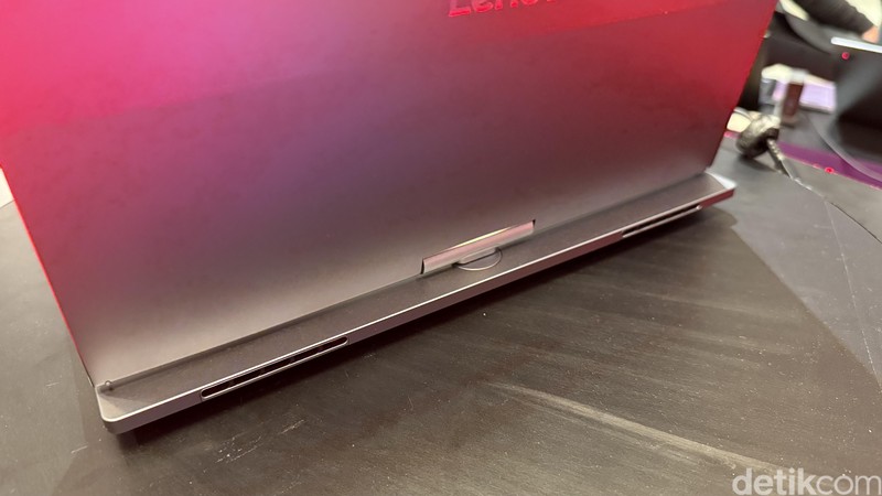 Lenovo ThinkBook Plus Gen 7 Auto Twist