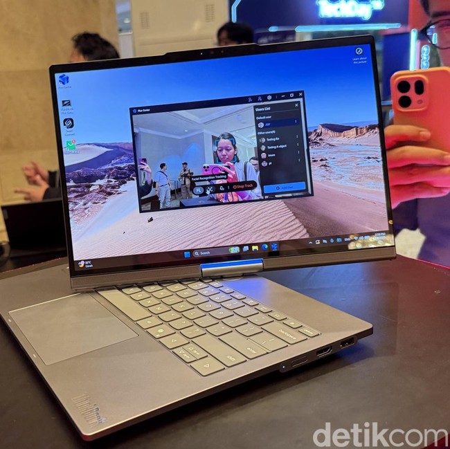 Unik! Laptop Lenovo Bisa Geleng-geleng Sendiri Ikuti Pengguna