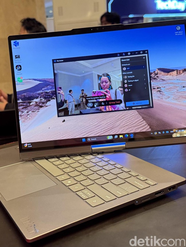 Unik! Laptop Lenovo Bisa Geleng-geleng Sendiri Ikuti Pengguna
