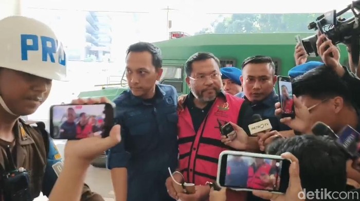 Mantan Waka BGN Sony Sonjaya kembali diperiksa Kejagung sebagai tersangka kasus dugaan korupsi tata kelola MBG tahun anggaran 2025-2026. (Kurniawan/detikcom)