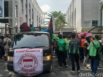 Ojol Demo di Kantor DPRD Sumut, Dorong Realisasi Potongan Aplikator 8%