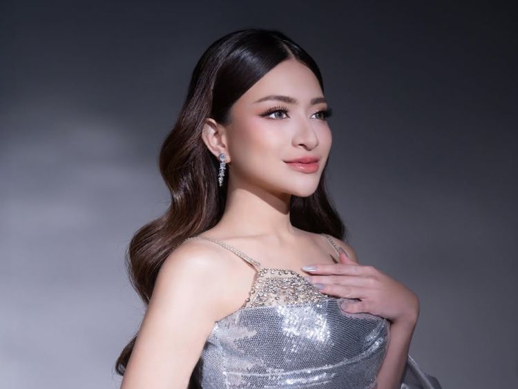 Nathalie Holscher Dijadwalkan Menikah Hari Ini