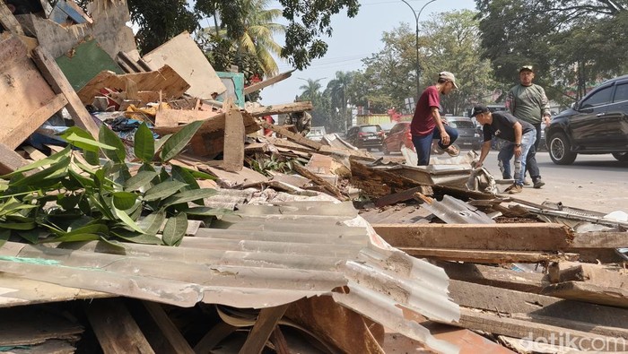 Pembongkaran bangunan liar di Jalan Pasirkoja, Kota Bandung