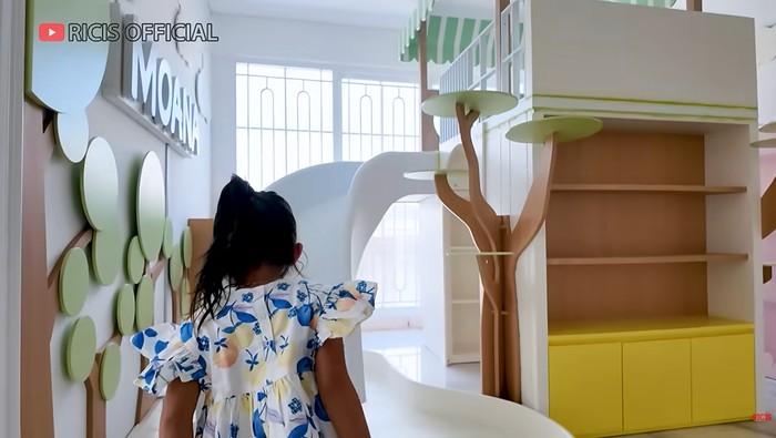 Penampakan kamar Moana di rumah Ria Ricis yang Baru Penampakan kamar Moana di rumah Ria Ricis yang Baru