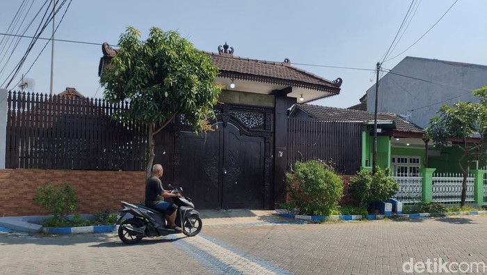 Penampakan padepokan pimpinan Ki Sodolanang. Ki Sodolanang saat ini menjadi tersangka pencabulan terhadap anak.