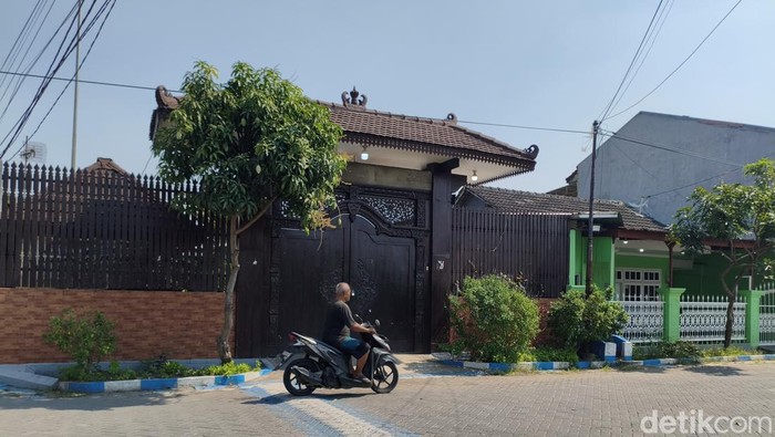 Penampakan padepokan pimpinan Ki Sodolanang. Ki Sodolanang saat ini menjadi tersangka pencabulan terhadap anak.