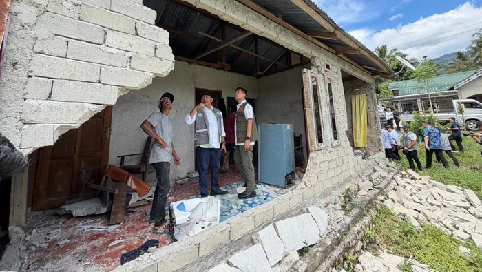 Peninjauan rumah rusak di Kabupaten Sigi akibat gempa M 6,7.