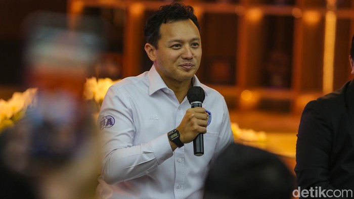 Menpora Erick Thohir, Dirut InJourney Maya Watono, dan Ketum IMI Moreno Soeprapto memaparkan kesiapan Indonesia sebagai tuan rumah MotoGP dalam konferensi pers di Jakarta, Kamis (18/6/2026).