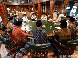 Prabowo Apresiasi Haji 2026, Minta Kemenhaj Percepat Masa Tunggu Jemaah