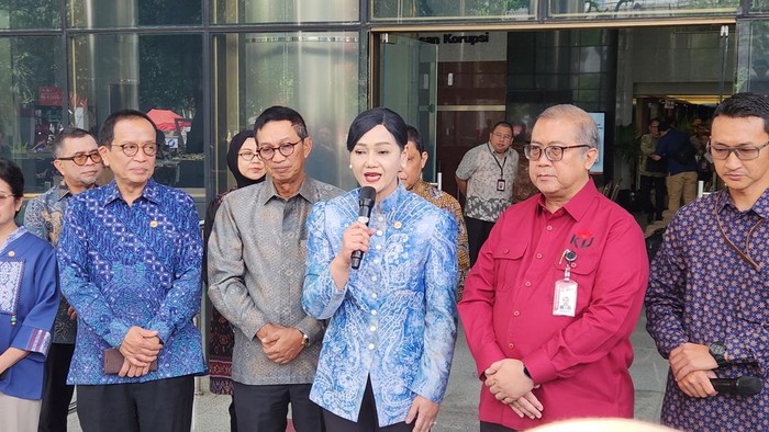 Pimpinan OJK bertemu Pimpinan KPK