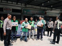 Polda Riau Salurkan Bansos, Air Bersih dan Bedah Rumah Jelang HUT Bhayangkara