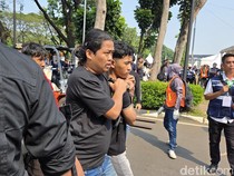 Video: Eksekusi Hotel Sultan Ricuh, Polisi Amankan 69 Orang