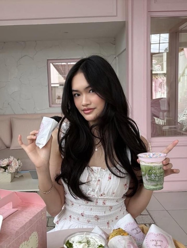 Potret Aqila Zhavira, Mantan Bentrand Peto Saat Minum Matcha hingga Makan Steak