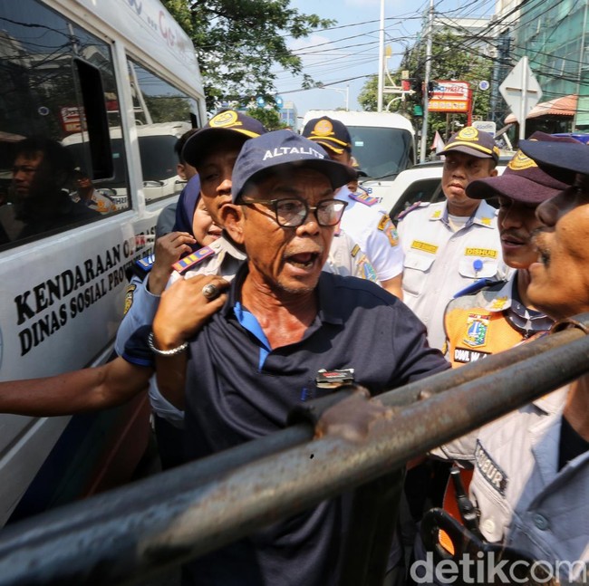 Razia Jukir Liar, Trotoar dan Jalan Dikembalikan ke Fungsinya