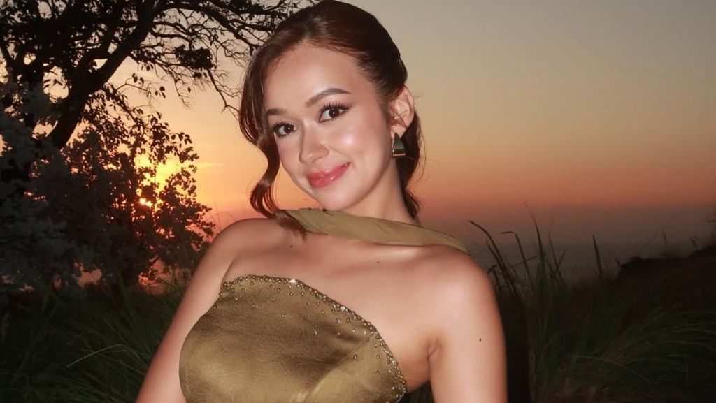Dari Siang hingga Senja, Pesona Anggun Rebecca Klopper Gak Hilang