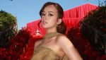 Dari Siang hingga Senja, Pesona Anggun Rebecca Klopper Gak Hilang