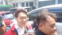 Perseteruan ini berawal dari Doktif atas dugaan pelanggaran perlindungan konsumen atas produk milik Richard Lee yang dinilai tidak sesuai dengan hasil uji laboratorium. Foto: Ahsan/detikHOT