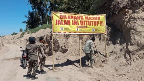 Satpol PP menutup galian C ilegal di Kelurahan Geres, Kecamatan Labuhan Haji, Lombok Timur, NTB, Rabu (17/6/2026). (Foto: Dok. Satpol PP Lombok Timur)