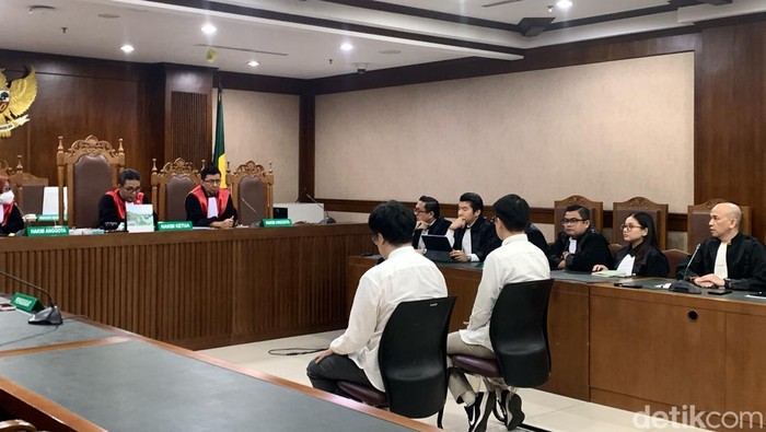 Sebanyak 6 terdakwa kasus dugaan korupsi terkait investasi dari PT BVI dan PT MDI Ventures ke startup TaniHub divonis hukuman penjara. (Mulia/detikcom).