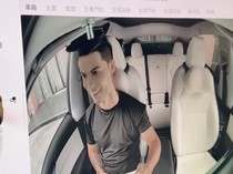 Cuma Modal Boneka Ronaldo-Messi, Sistem Autopilot Tesla Dikibulin!