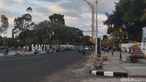 Suasana Titik Nol kota Singaraja, Buleleng, Bali, di sore hari, Kamis (18/6/2026). (Made Wijaya Kusuma/detikBali) Suasana Titik Nol kota Singaraja, Buleleng, Bali, di sore hari, Kamis (18/6/2026). (Made Wijaya Kusuma/detikBali)