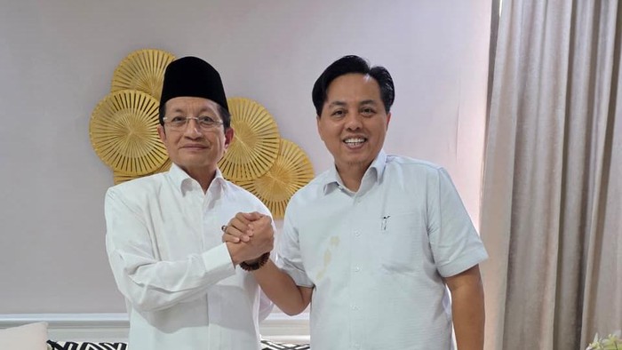 Tokoh Muda Nahdliyin Jatim, Khalilur R Abdullah Sahlawiy (Gus Lilur) (kanan) bersama Menag Nasaruddin Umar