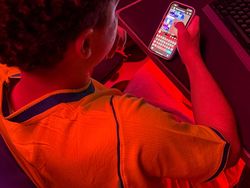 UEA Larang Anak di Bawah 15 Tahun Gunakan Media Sosial