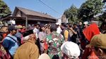 Protes Aktivitas Truk Tambang, Warga di Nganjuk Blokade Jalan