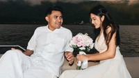 Intip Momen Romantis Yuriska Patricia Dilamar Asnawi Mangkualam di Kapal
