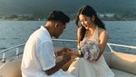 Intip Momen Romantis Yuriska Patricia Dilamar Asnawi Mangkualam di Kapal