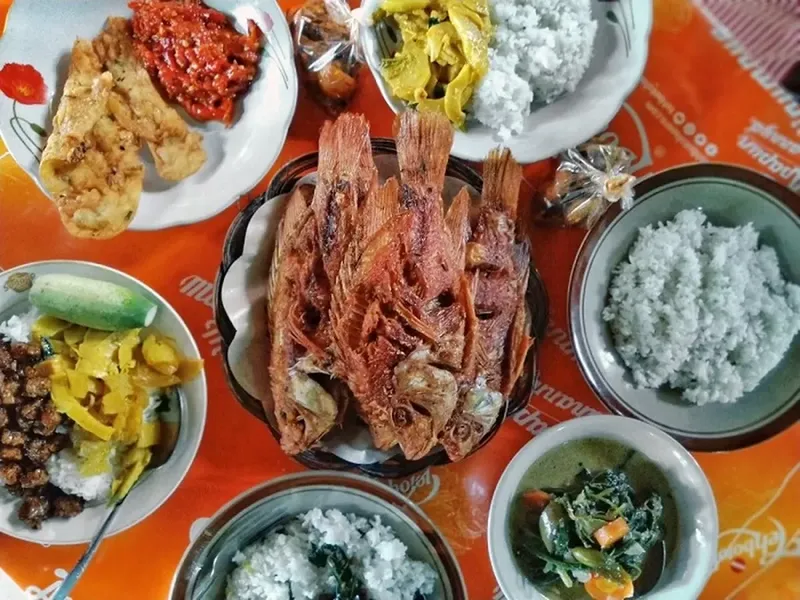 Warung Betawi Autentik di Jakarta hingga Depok, Cocok buat Kulineran!