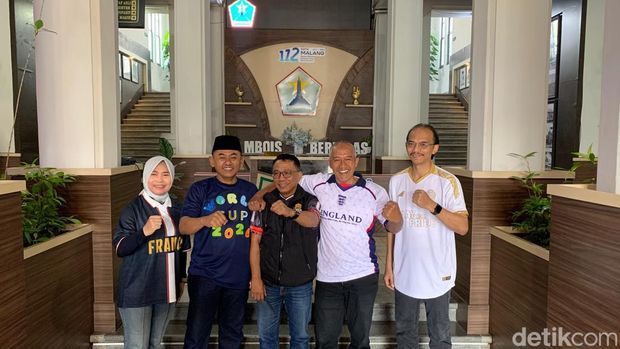 ASN Pemkot Malang kenakan atribut dan jersey Piala Dunia ASN Pemkot Malang kenakan atribut dan jersey Piala Dunia