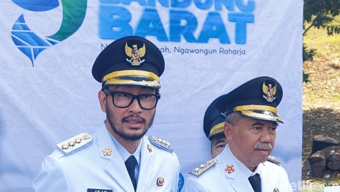 Bupati Bandung Barat, Jeje Ritchie Ismail dan Wakilnya, Asep Ismail
