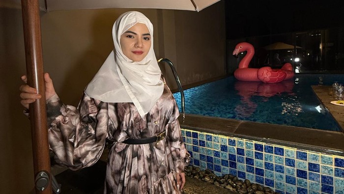 Intip Rumah Baru Dinar Candy: Penuh Trofi Juara-Walk In Closet Bak Butik
