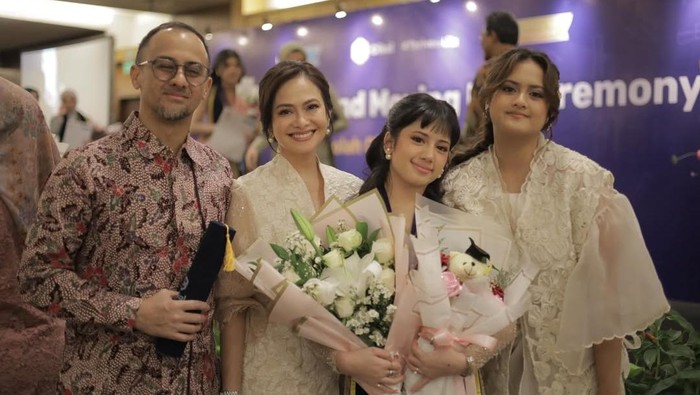 Ersa Mayori Bahagia Talullah Lulus SMA-Kuliah Sesuai Impian